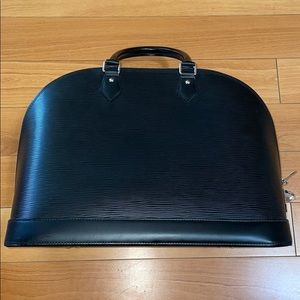 Louis Vuitton Alma MM Epi Noir